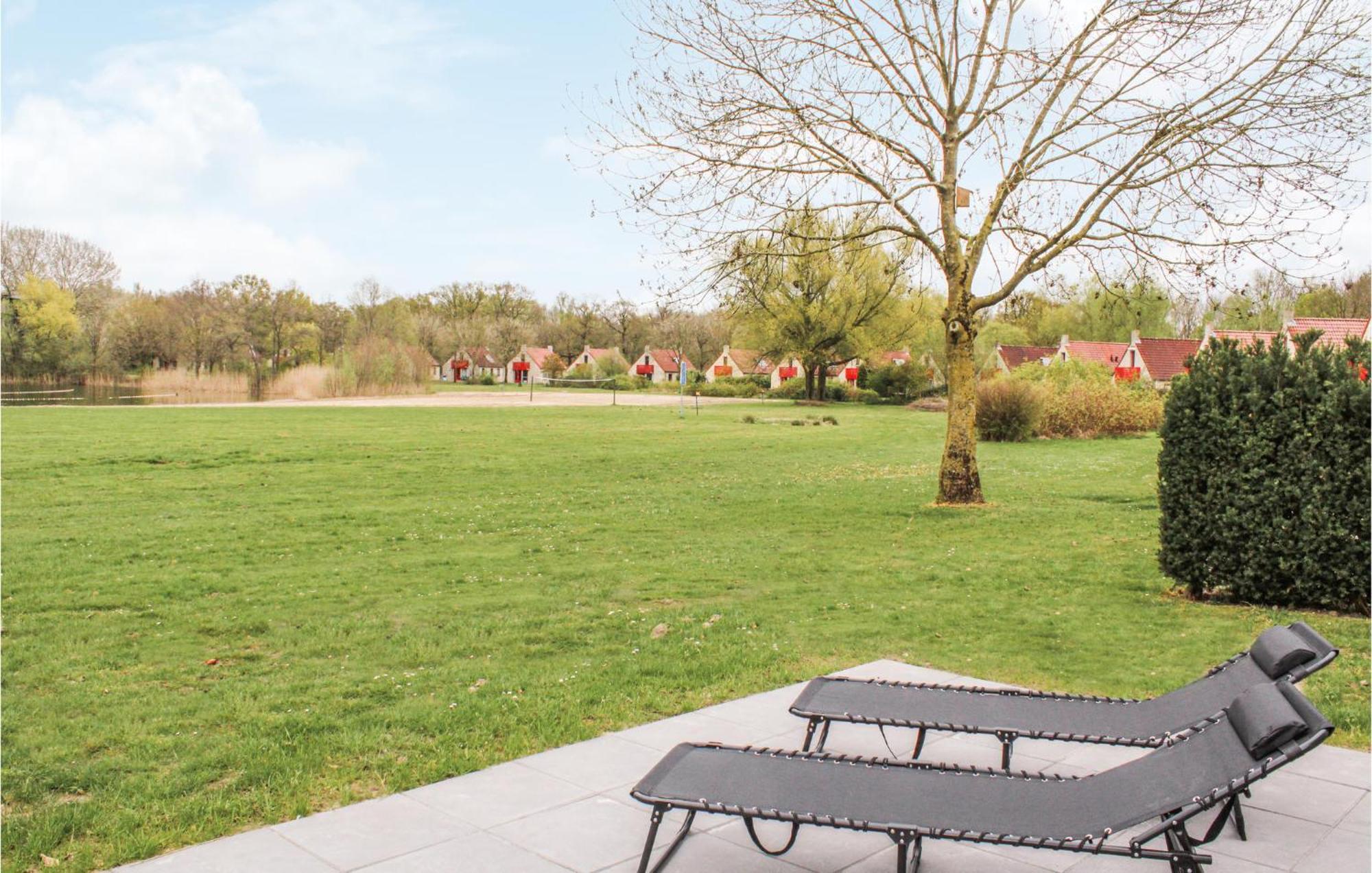Amazing home in Ewijk with WiFi&3 Bedrooms Buitenkant foto